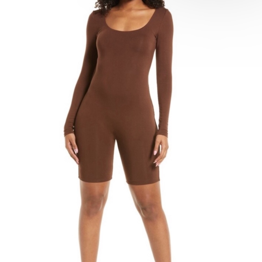 NWOT Naked Wardrobe Brown Scoop Neck Long Sleeve Romper - Size Medium